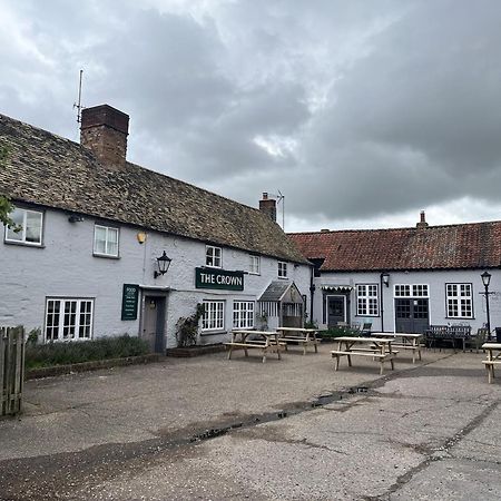 The Crown Inn Gayton  Kültér fotó