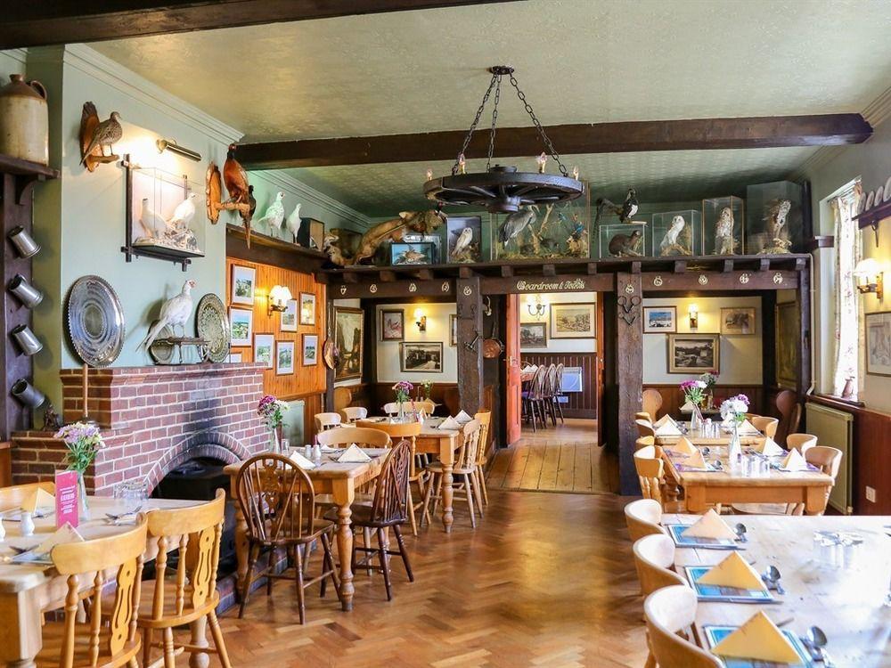The Crown Inn Gayton  Kültér fotó