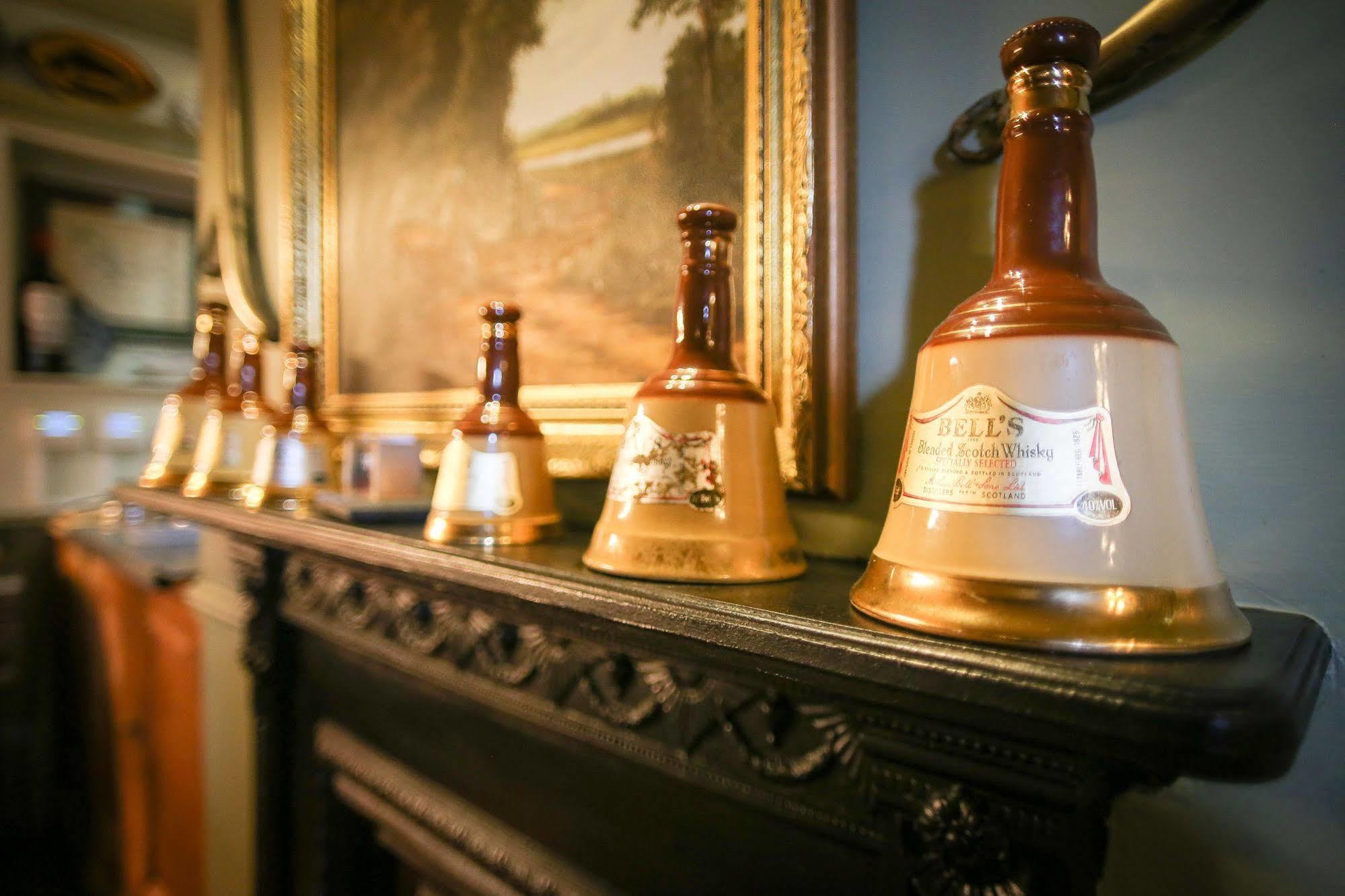 The Crown Inn Gayton  Kültér fotó