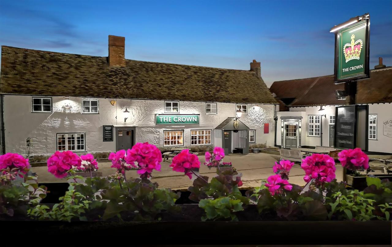 The Crown Inn Gayton  Kültér fotó